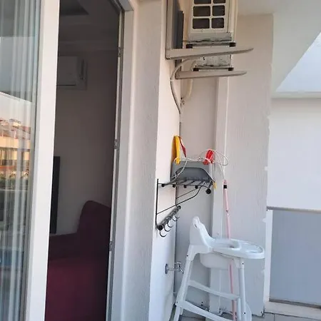 Havuz Olanaği Sunan Güzel Güzel Bır Daıre Daire
