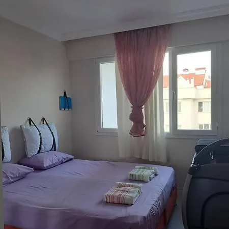 Apartman Havuz Olanagi Sunan Guezel Guezel Bir Daire Dalaman
