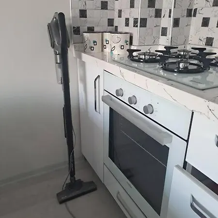 Apartman Havuz Olanagi Sunan Guezel Guezel Bir Daire *